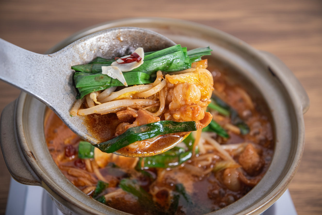 広島県産のホルモンホルモン鍋セット | 新鮮小腸300g・チャンポン麺